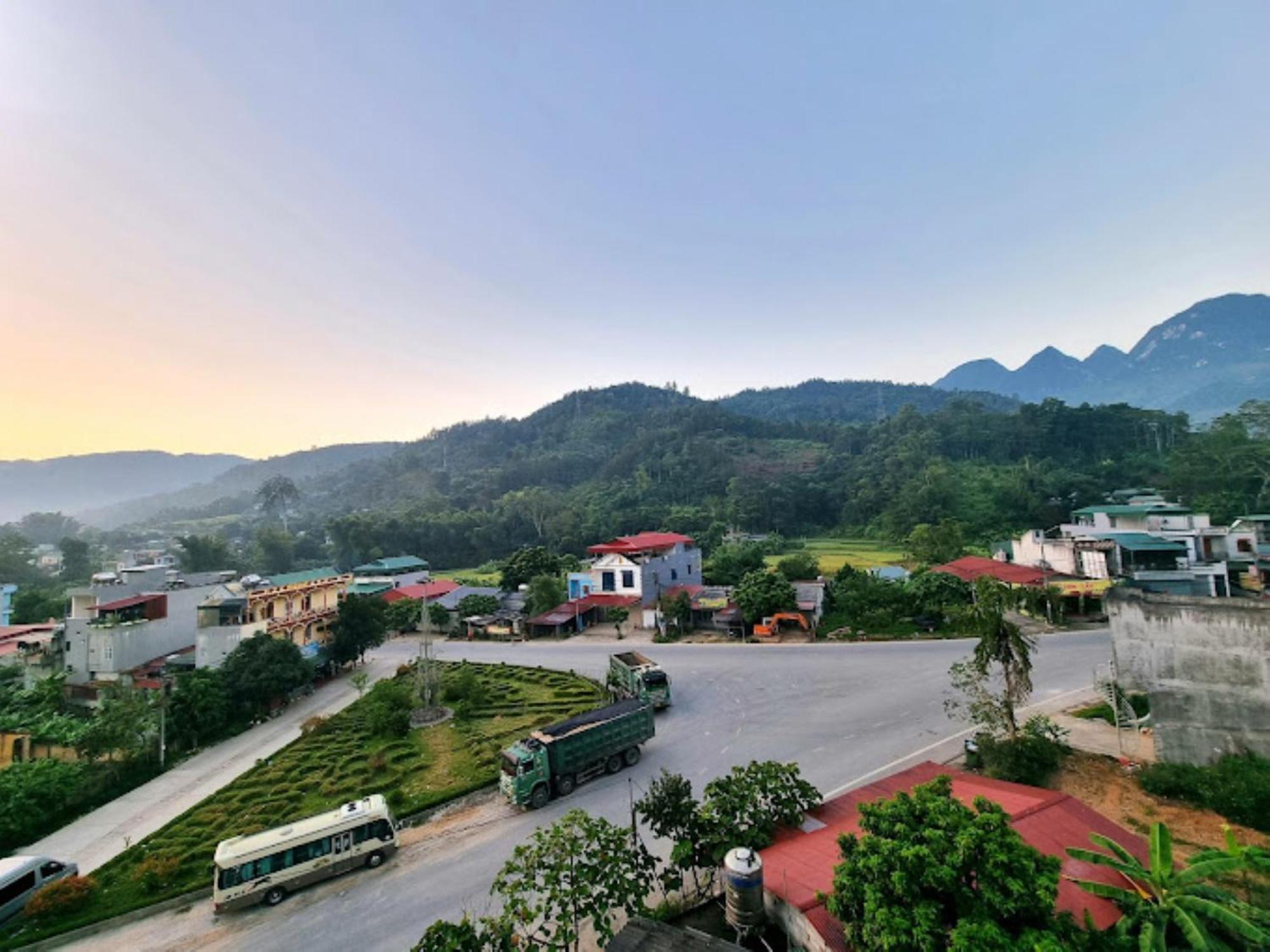 Kien Thao Hotel Yen Minh Bagian luar foto